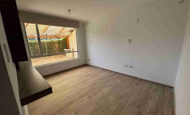 Casa venta con amplio pato en la Armenia Valle de los Chillos