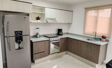 SE RENTA casa amueblada en Murano Residencial