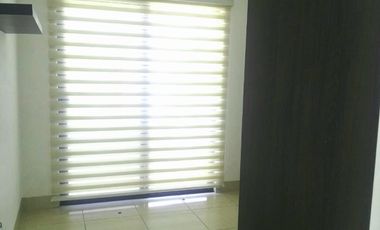 SE RENTA casa en Amberes Residencial