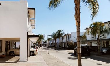 SE RENTA casa en Amberes Residencial