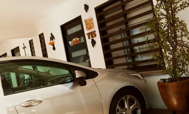 SE RENTA casa en Amberes Residencial