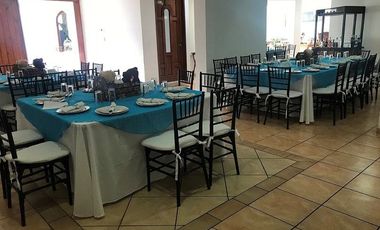 Casa Residencial en venta en el Estado de México. ( con alberca, salón de convivios, amueblada y decorada ).