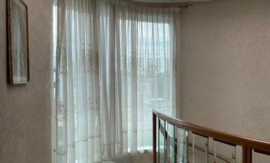 Casa Residencial en venta en el Estado de México. ( con alberca, salón de convivios, amueblada y decorada ).