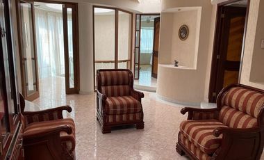 Casa Residencial en venta en el Estado de México. ( con alberca, salón de convivios, amueblada y decorada ).