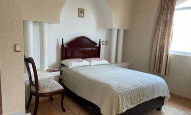 Casa Residencial en venta en el Estado de México. ( con alberca, salón de convivios, amueblada y decorada ).