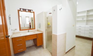 Distinguida y elegante residencia en la floresta, Ajijic