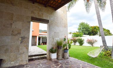Distinguida y elegante residencia en la floresta, Ajijic
