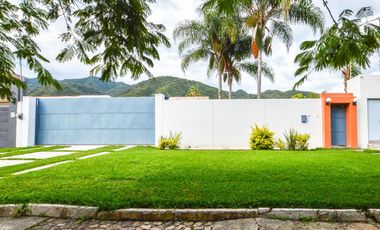 Distinguida y elegante residencia en la floresta, Ajijic