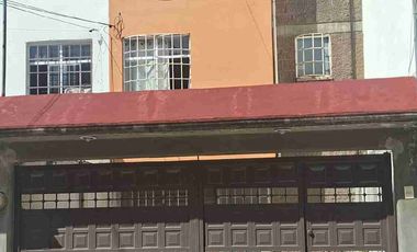 Bonita casa en Privada 3 Pisos