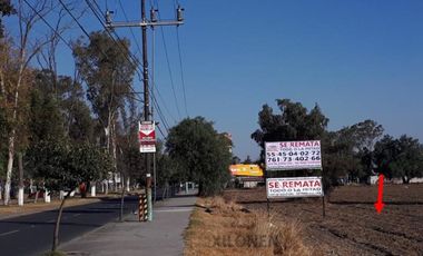 Terreno En Venta en Zumpango Edo. Méx. de OPORTUNIDAD con tres vialidades. Frente a la plaza comercial Town Center. Uso de suelo amplio: CRU CORREDOR