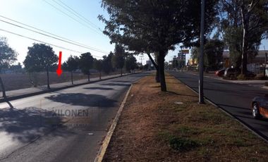 Terreno En Venta en Zumpango Edo. Méx. de OPORTUNIDAD con tres vialidades. Frente a la plaza comercial Town Center. Uso de suelo amplio: CRU CORREDOR