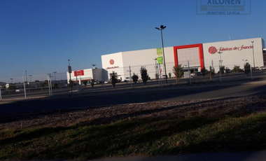 Terreno En Venta en Zumpango Edo. Méx. de OPORTUNIDAD con tres vialidades. Frente a la plaza comercial Town Center. Uso de suelo amplio: CRU CORREDOR