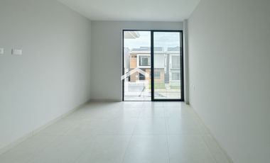 Casa en Venta, Modelo Ciprés, Urbanización Arboleia, Machala