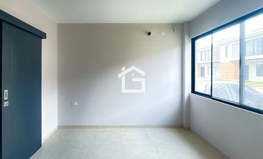 Casa en Venta, Modelo Ciprés, Urbanización Arboleia, Machala