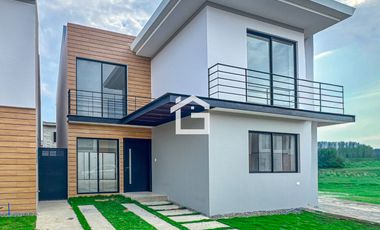 Casa en Venta, Modelo Ciprés, Urbanización Arboleia, Machala