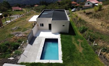 CASA VACACIONAL POR ESTRENAR EN VENTA SECTOR LENTA