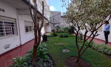 Departamento En Venta En Morón Con Patio