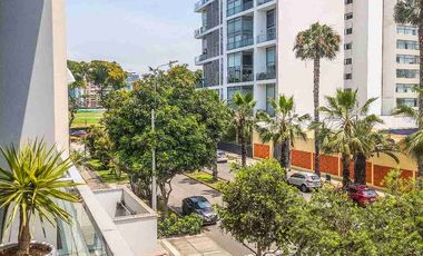 Vendo lindo departamento en Av. Belén, San Isidro, a pasos del Lima Golf Club y Av. Pezet con vista lateral al Lima Golf, cerca a Colegios y parques