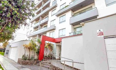 Vendo lindo departamento en Av. Belén, San Isidro, a pasos del Lima Golf Club y Av. Pezet con vista lateral al Lima Golf, cerca a Colegios y parques