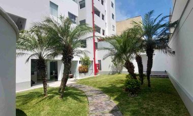 Vendo lindo departamento en Av. Belén, San Isidro, a pasos del Lima Golf Club y Av. Pezet con vista lateral al Lima Golf, cerca a Colegios y parques