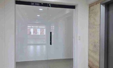 ARRIENDO OFICINA AMOBLADA EN CALLE 32 CENTRO INTERNACIONAL