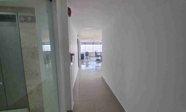 ARRIENDO OFICINA AMOBLADA EN CALLE 32 CENTRO INTERNACIONAL