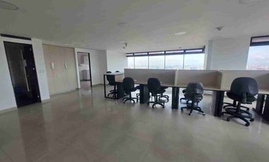ARRIENDO OFICINA AMOBLADA EN CALLE 32 CENTRO INTERNACIONAL