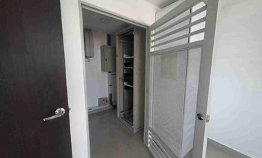 ARRIENDO OFICINA AMOBLADA EN CALLE 32 CENTRO INTERNACIONAL