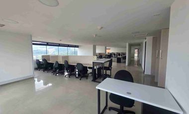 ARRIENDO OFICINA AMOBLADA EN CALLE 32 CENTRO INTERNACIONAL