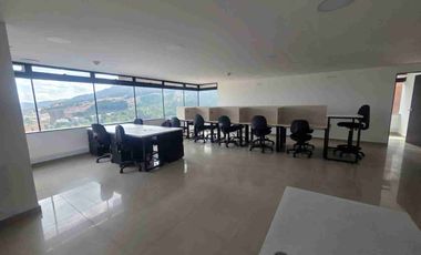 ARRIENDO OFICINA AMOBLADA EN CALLE 32 CENTRO INTERNACIONAL