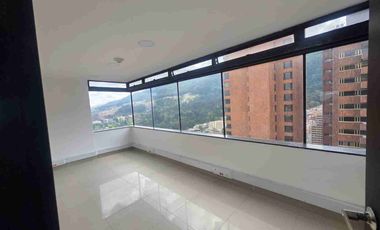 ARRIENDO OFICINA AMOBLADA EN CALLE 32 CENTRO INTERNACIONAL