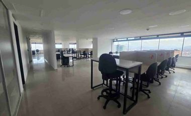 ARRIENDO OFICINA AMOBLADA EN CALLE 32 CENTRO INTERNACIONAL