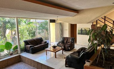 Casa en VENTA, a 1 cuadra de Av. Camelinas, Morelia. NE4977