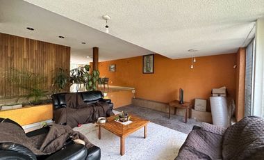 Casa en VENTA, a 1 cuadra de Av. Camelinas, Morelia. NE4977