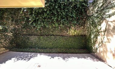 Casa en VENTA, a 1 cuadra de Av. Camelinas, Morelia. NE4977