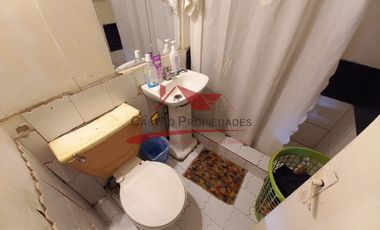 Casa Dos Pisos Solida con 2 Dormitorios, 1 Baño, Villa San Ignacio de Loyola, Comuna de Quilicura.