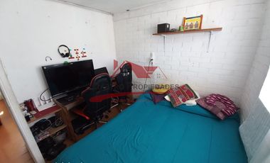 Casa Dos Pisos Solida con 2 Dormitorios, 1 Baño, Villa San Ignacio de Loyola, Comuna de Quilicura.