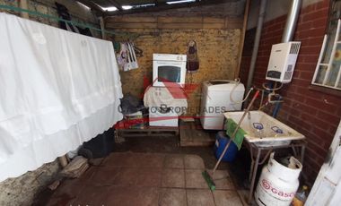 Casa Dos Pisos Solida con 2 Dormitorios, 1 Baño, Villa San Ignacio de Loyola, Comuna de Quilicura.