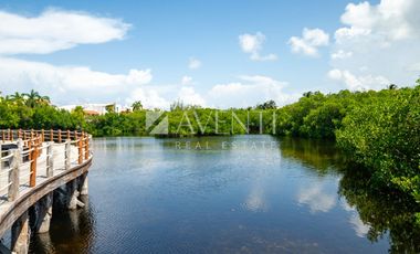 Terreno Habitacional en Venta, Laguna 1, Puerto Cancún, Cancún