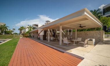 Terreno Habitacional en Venta, Puerto Cancún, Cancún