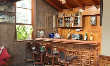 Oferta ! Venta de amplia casa 360at en c/residencial en exc/zona de S.Borja !