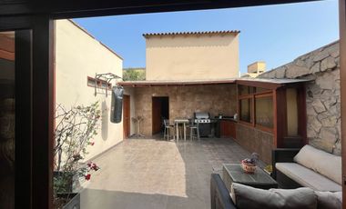 Oferta ! Venta de amplia casa 360at en c/residencial en exc/zona de S.Borja !