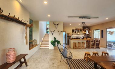 Hermosa Casa “la Cumbre” Dos Niveles, con Alberca, Jacuzzi, Chapoteadero y Jardín.