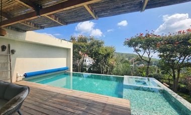 Hermosa Casa “la Cumbre” Dos Niveles, con Alberca, Jacuzzi, Chapoteadero y Jardín.