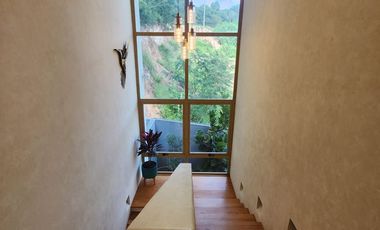 Hermosa Casa “la Cumbre” Dos Niveles, con Alberca, Jacuzzi, Chapoteadero y Jardín.