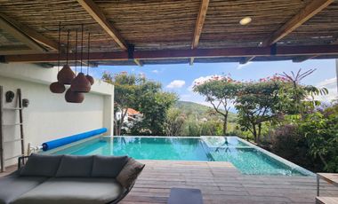 Hermosa Casa “la Cumbre” Dos Niveles, con Alberca, Jacuzzi, Chapoteadero y Jardín.