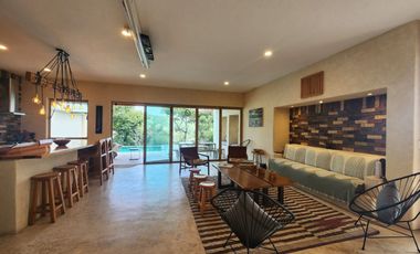 Hermosa Casa “la Cumbre” Dos Niveles, con Alberca, Jacuzzi, Chapoteadero y Jardín.