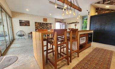 Hermosa Casa “la Cumbre” Dos Niveles, con Alberca, Jacuzzi, Chapoteadero y Jardín.