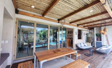 Hermosa Casa “la Cumbre” Dos Niveles, con Alberca, Jacuzzi, Chapoteadero y Jardín.