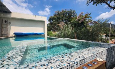 Hermosa Casa “la Cumbre” Dos Niveles, con Alberca, Jacuzzi, Chapoteadero y Jardín.